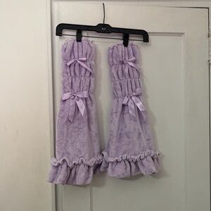 NWOT -Purple Plush Ruffled Ribbon Bow Leg Warmers